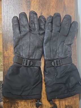 Men's Black Insulated Leather Ski Gloves with Adjustable Wrist Strap